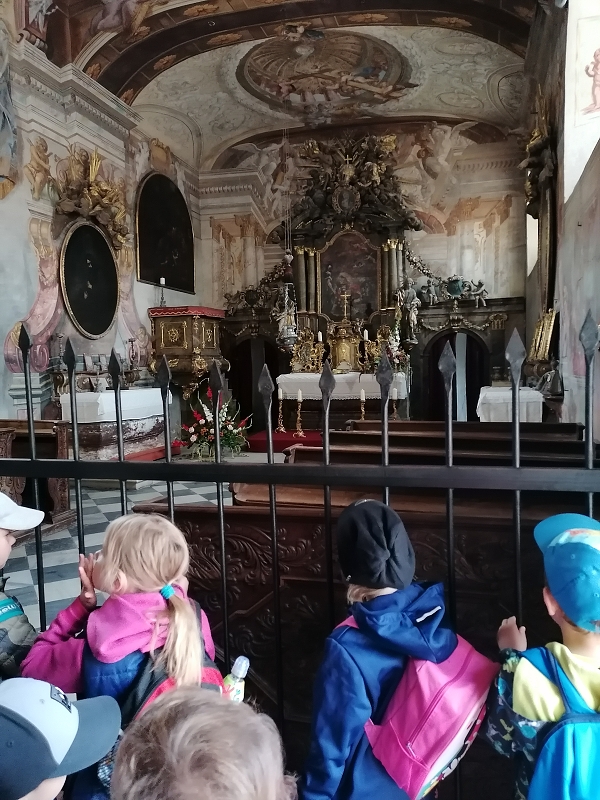 Berušky a Zajíčci - výlet na Pernštejn
