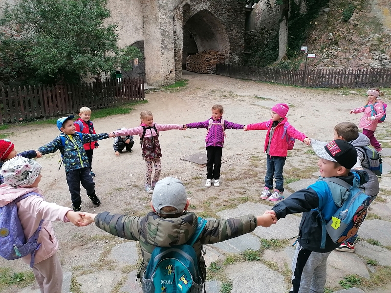 Berušky a Zajíčci - výlet na Pernštejn