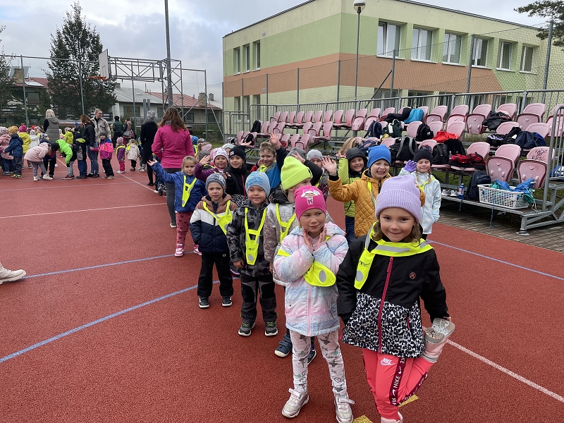 Berušky na atletickém stadionu