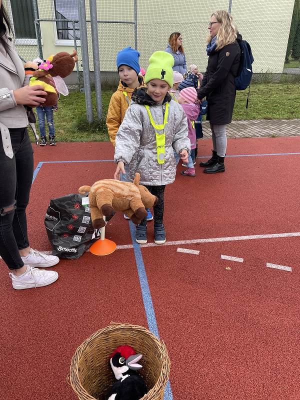 Berušky na atletickém stadionu