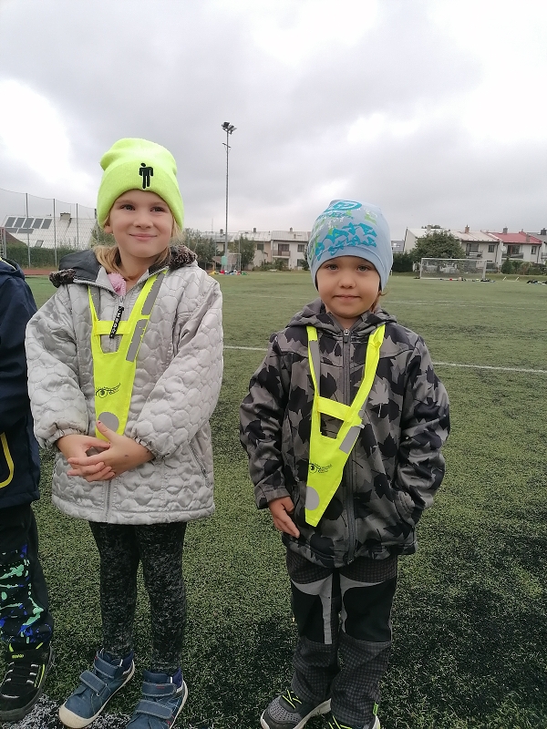 Berušky na atletickém stadionu