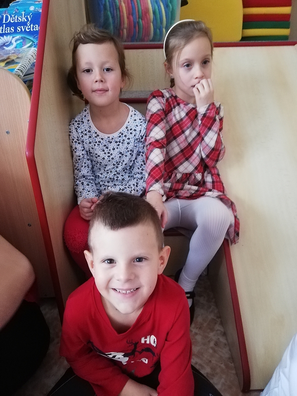 Třetí svíce na adventním věnci