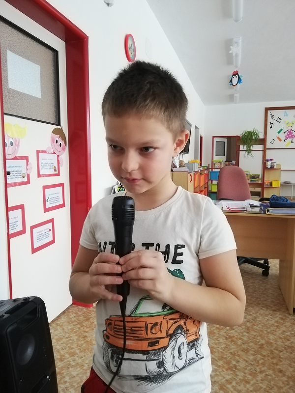 Třetí svíce na adventním věnci