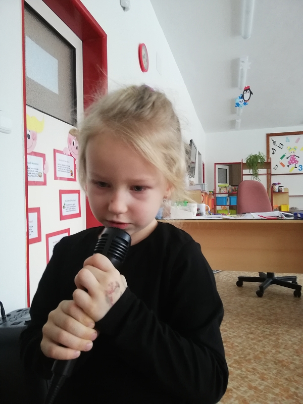 Třetí svíce na adventním věnci
