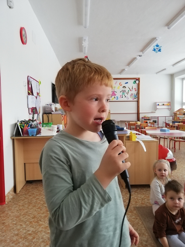 Třetí svíce na adventním věnci