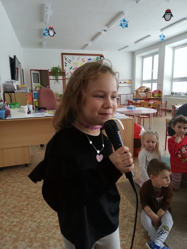 Třetí svíce na adventním věnci