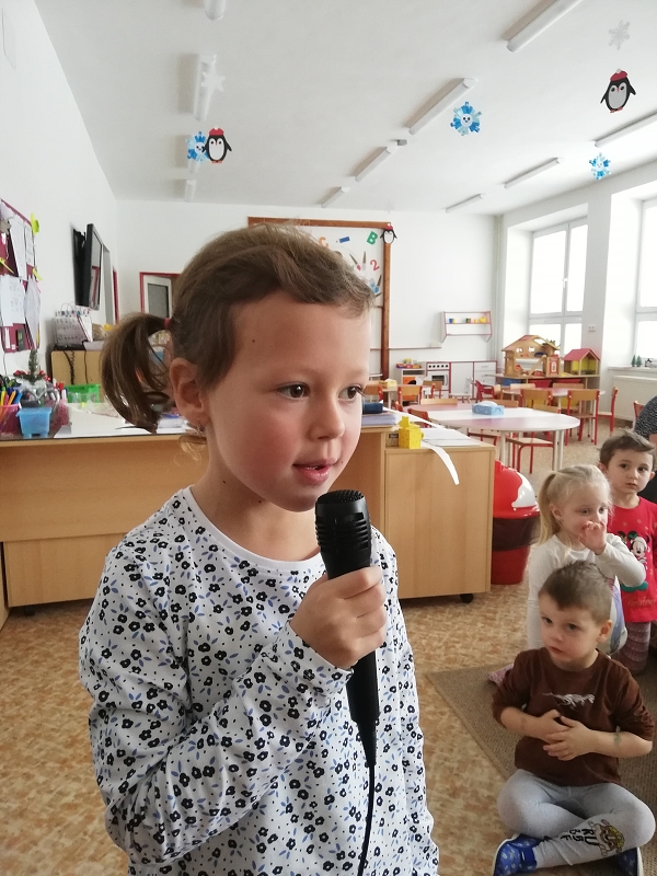 Třetí svíce na adventním věnci