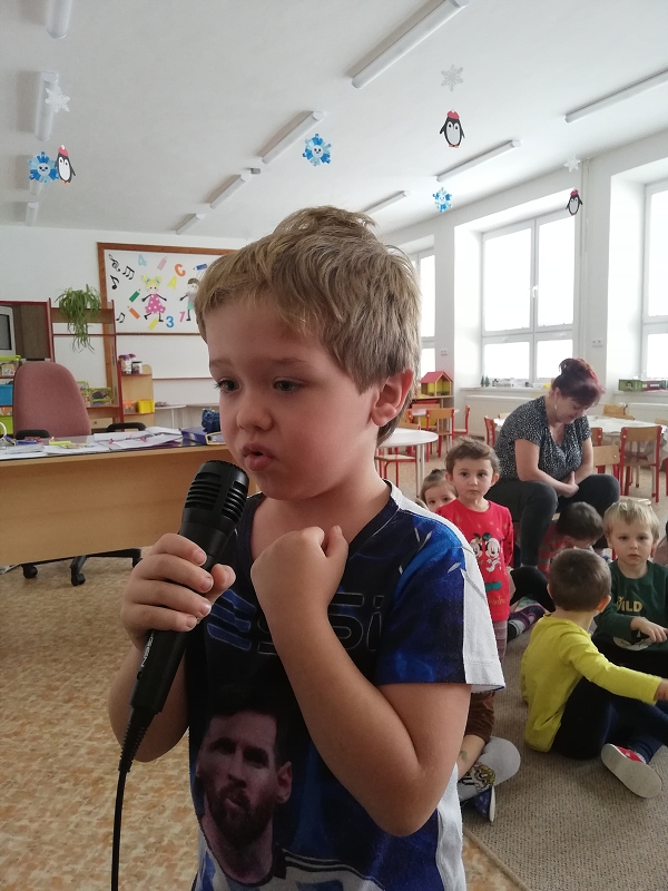 Třetí svíce na adventním věnci
