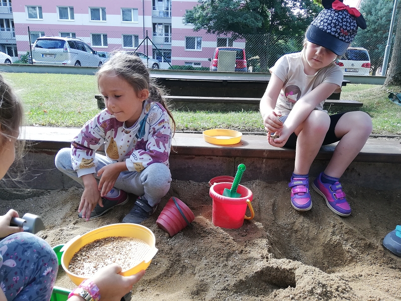 První dny ve školce