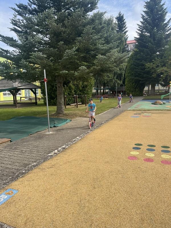 První dny ve školce