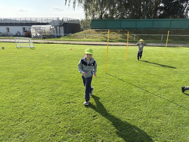 Sportujeme na fotbalovém hřišti