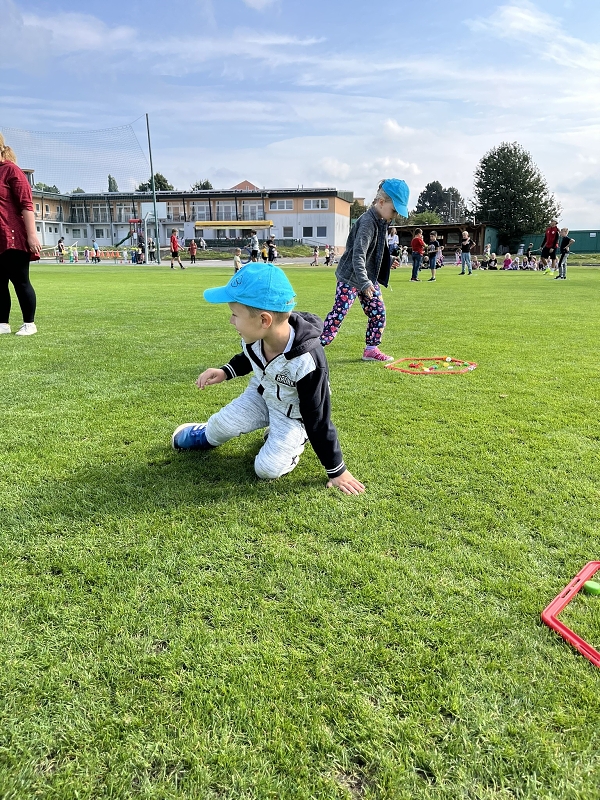 Sportujeme na fotbalovém hřišti