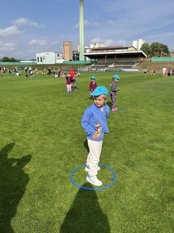 Sportujeme na fotbalovém hřišti