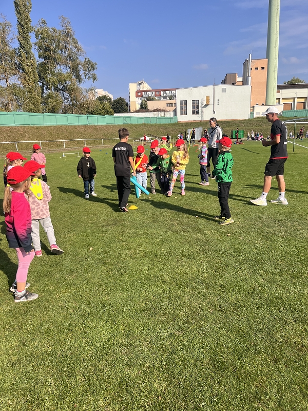 Sportujeme na fotbalovém hřišti