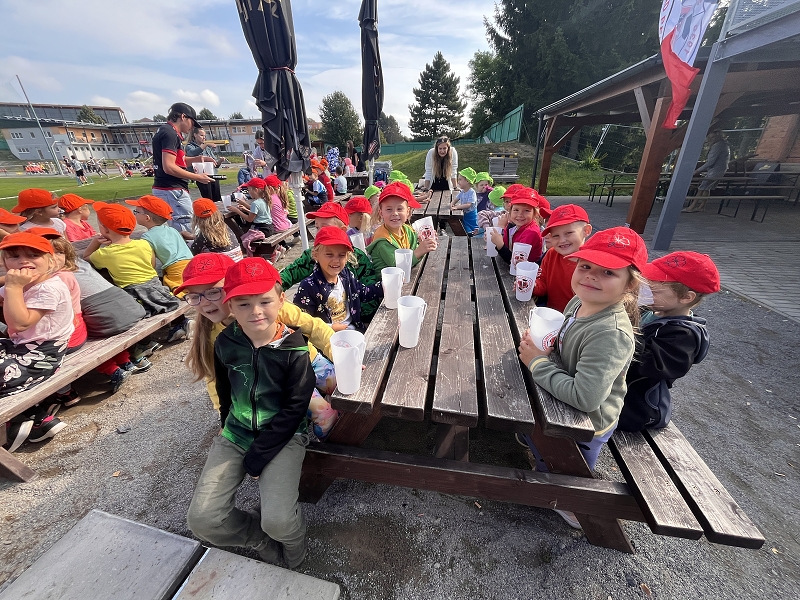 Sportujeme na fotbalovém hřišti