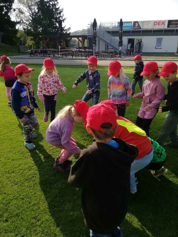 Sportujeme na fotbalovém hřišti