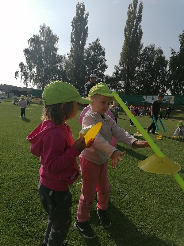 Sportujeme na fotbalovém hřišti