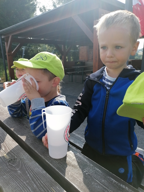 Sportujeme na fotbalovém hřišti