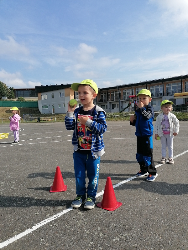 Sportujeme na fotbalovém hřišti