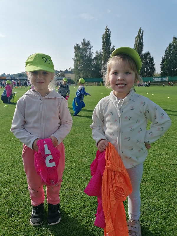 Sportujeme na fotbalovém hřišti