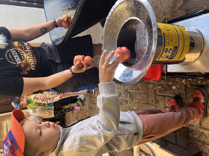 Moštování s předškoláky