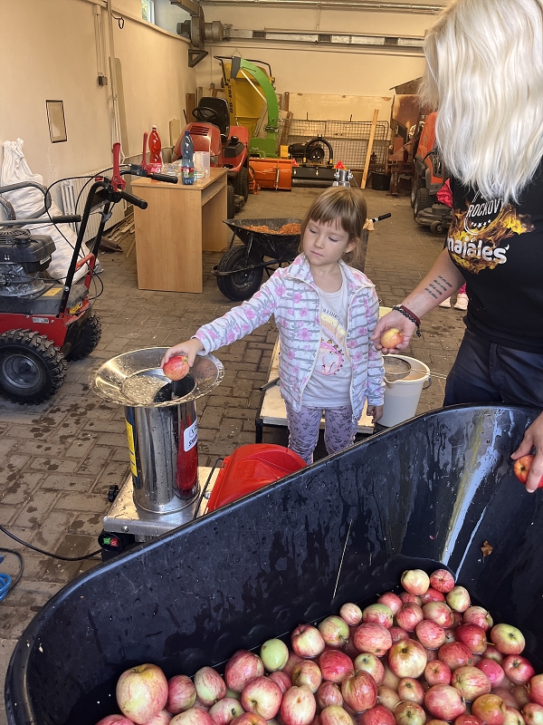 Moštování s předškoláky