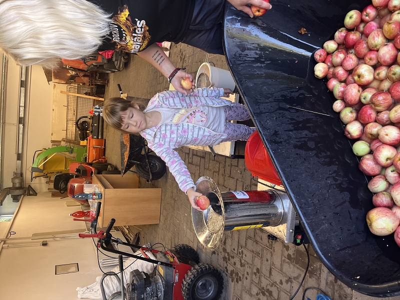 Moštování s předškoláky