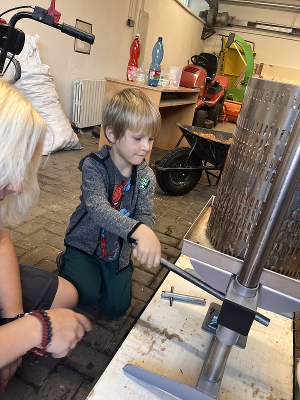 Moštování s předškoláky