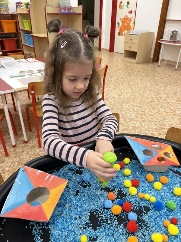 Koťátka - Vyletěl si pyšný drak