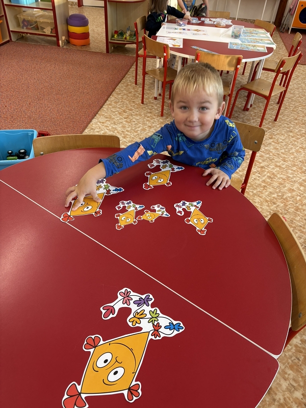 Koťátka - Vyletěl si pyšný drak