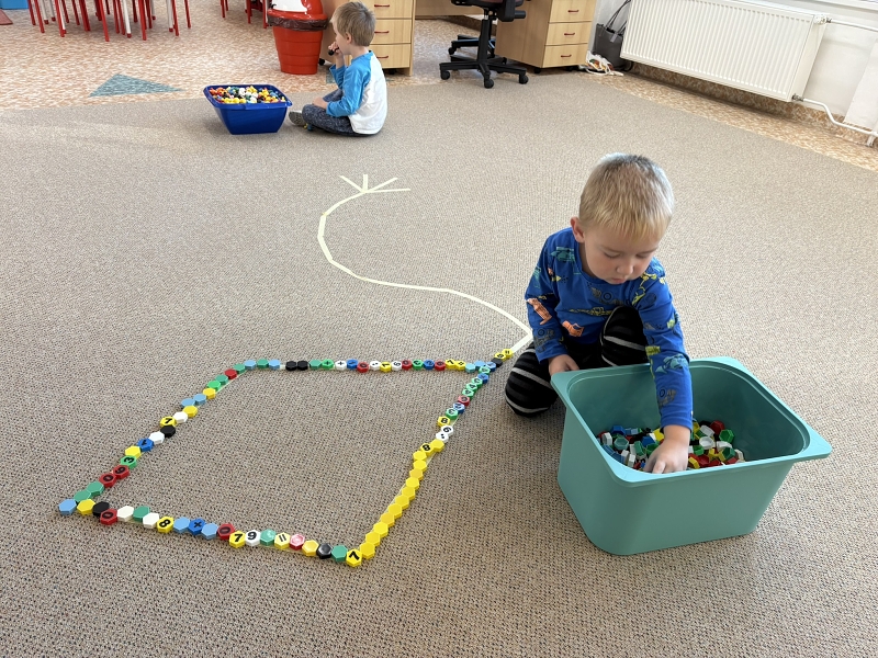 Koťátka - Vyletěl si pyšný drak