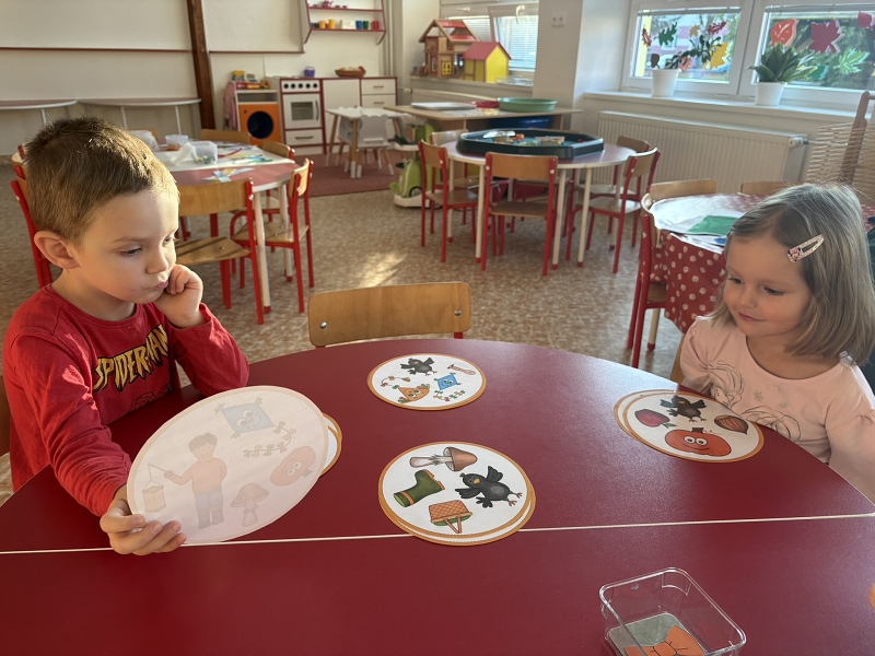 Koťátka - Vyletěl si pyšný drak