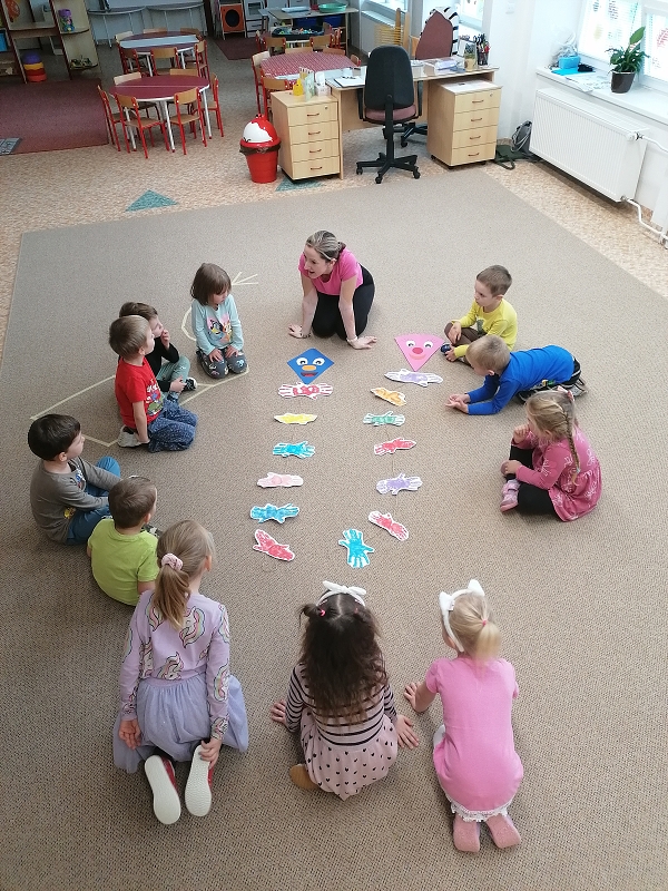 Koťátka - Vyletěl si pyšný drak