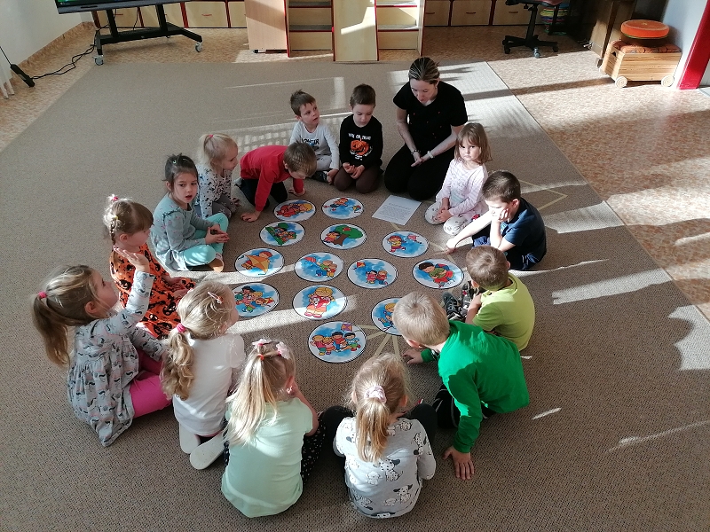 Koťátka - Vyletěl si pyšný drak