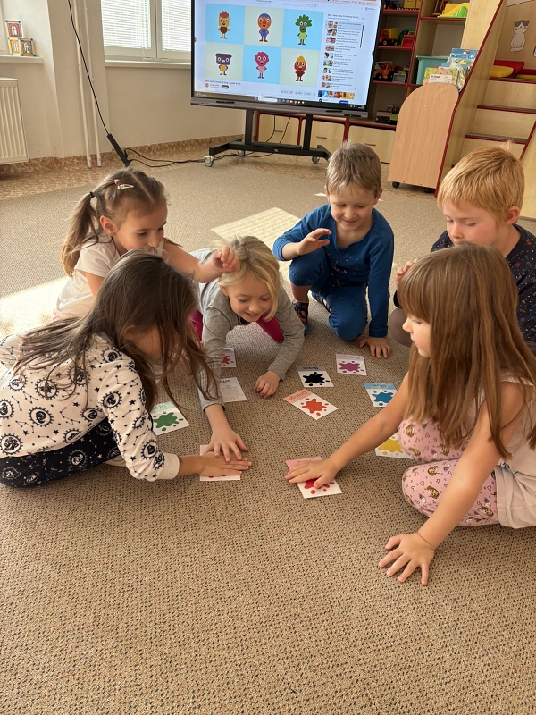 Kroužek HRAVÁ ANGLIČTINA