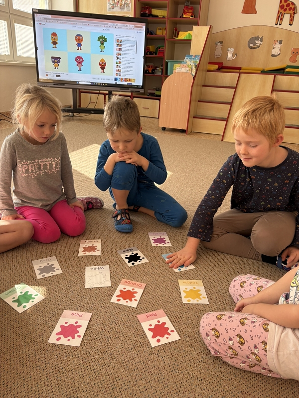 Kroužek HRAVÁ ANGLIČTINA