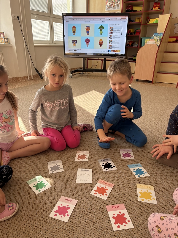 Kroužek HRAVÁ ANGLIČTINA