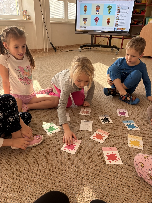 Kroužek HRAVÁ ANGLIČTINA