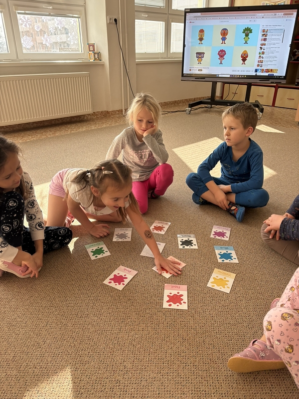 Kroužek HRAVÁ ANGLIČTINA