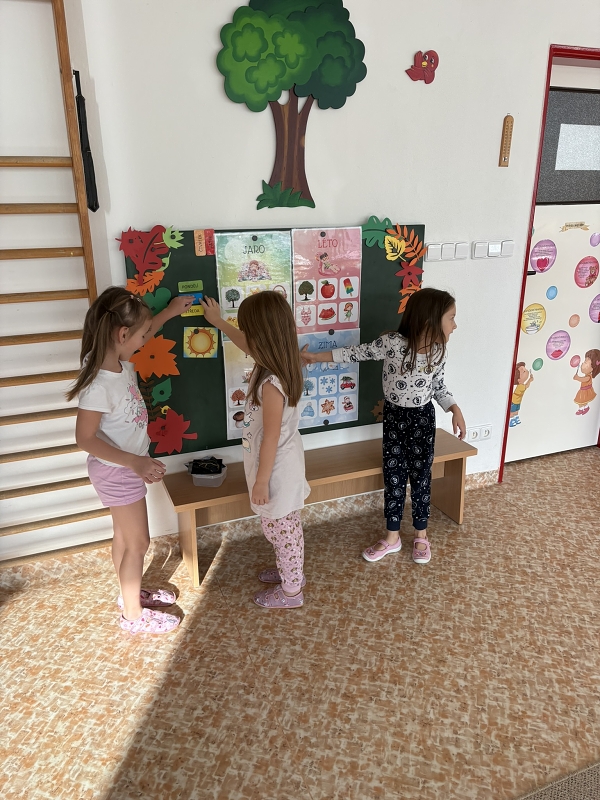 Kroužek HRAVÁ ANGLIČTINA