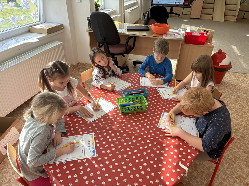 Kroužek HRAVÁ ANGLIČTINA