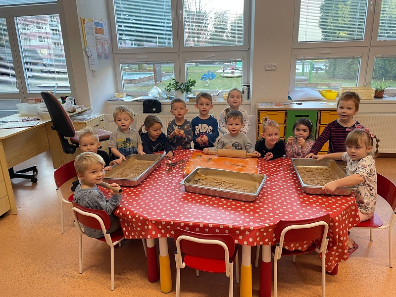 Myšky pečou perníčky