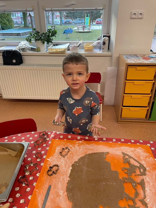 Myšky pečou perníčky