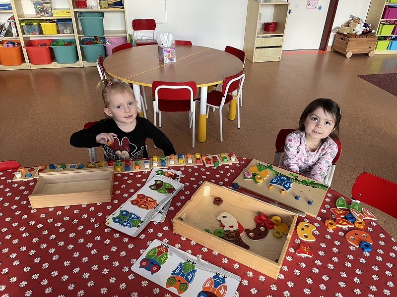 Myšky procvičují jemnou motoriku, cvičí jógu