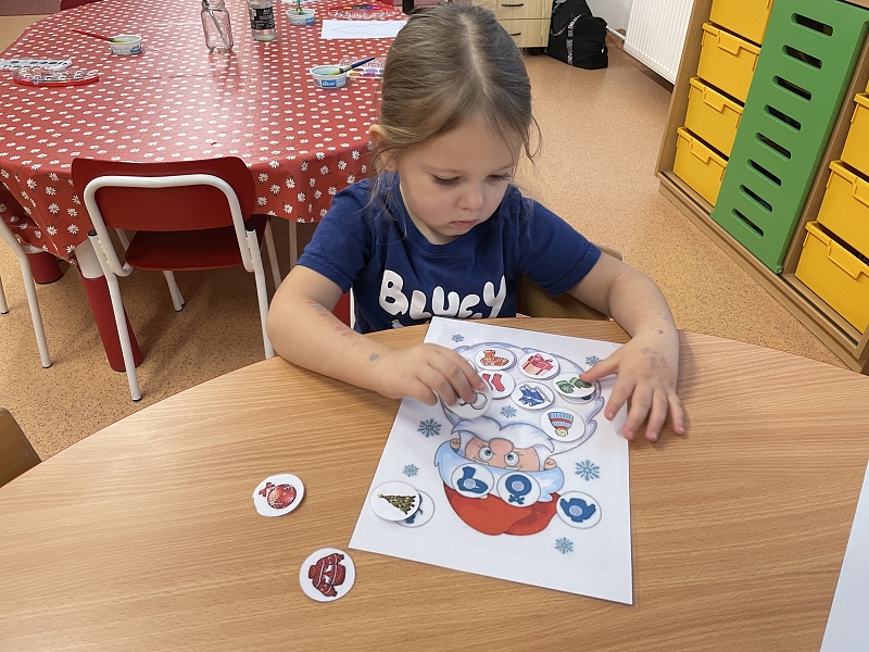 Myšky procvičují jemnou motoriku, cvičí jógu