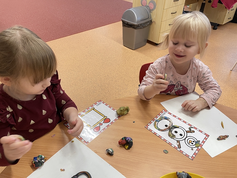 Myšky procvičují jemnou motoriku, cvičí jógu