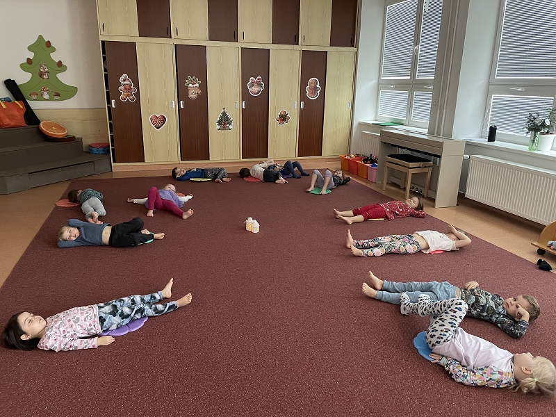 Myšky procvičují jemnou motoriku, cvičí jógu