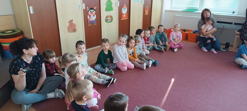 Zapalujeme první svíčku na adventním věnci