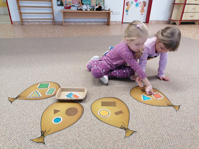 Koťátka čekají na Mikuláše