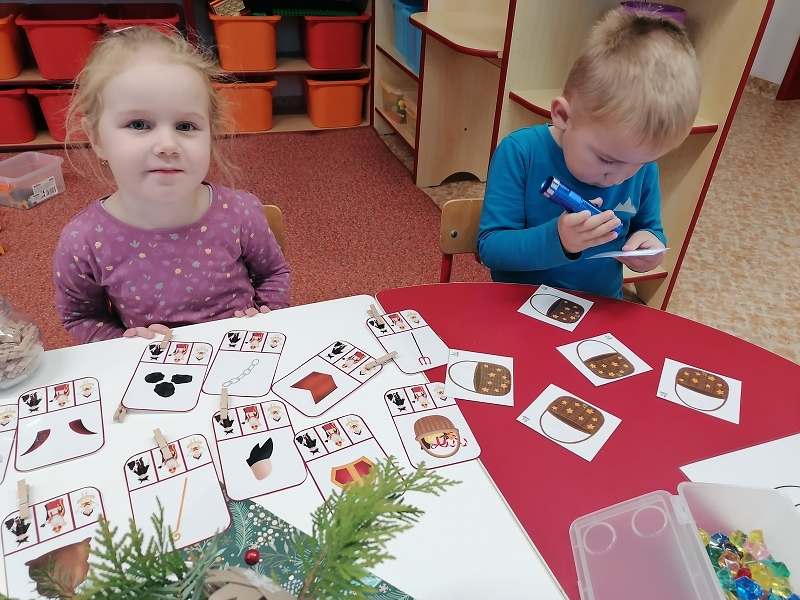 Koťátka čekají na Mikuláše